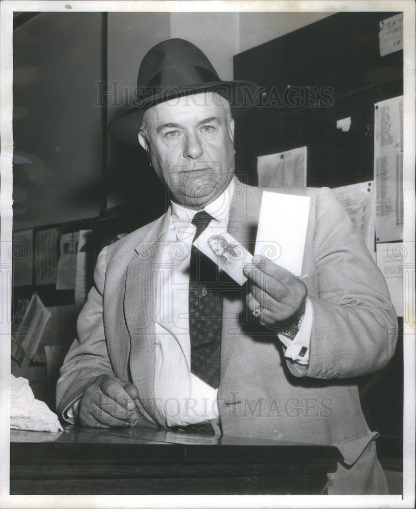 1956 Press Photo Det Joseph Ponicki of Chicago Ill - Historic Images