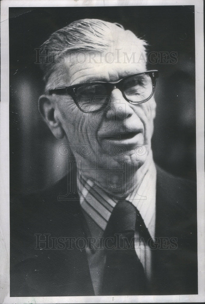 1976 Press Photo High School Sports Superfan Bernard Ranstead Dies - Historic Images