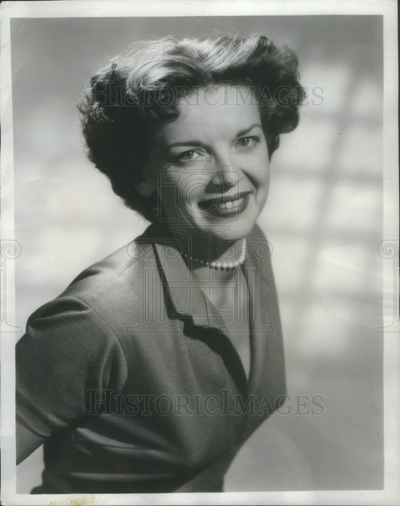 1953 Press Photo Radio TV Actress Elaine Rost Narrator WOMAN IN LOVE Drama - Historic Images