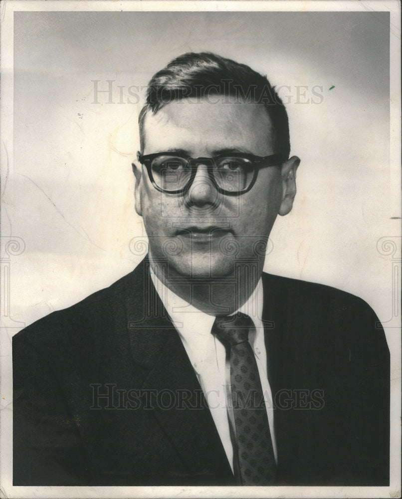 1966 Press Photo Arthur Melvin Okun Professor of Economics at Yale University - Historic Images