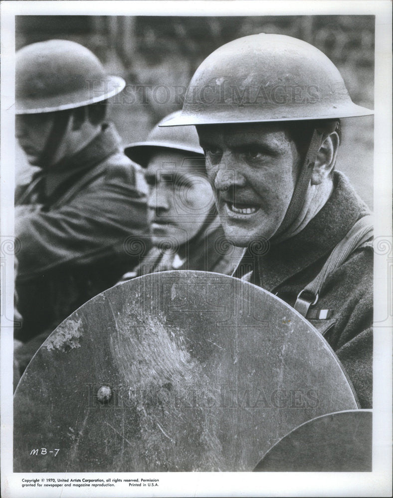 1970 Press Photo Patrick O&#39;Connell Leading the Troops in &quot;The McKenzie Break&quot; - Historic Images