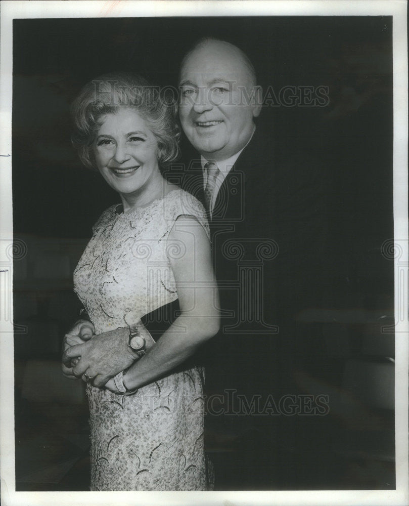 1967 Press Photo Pat/Eloise O&#39;Brien Favorites AT Drury Lane Holiday For Lovers - Historic Images