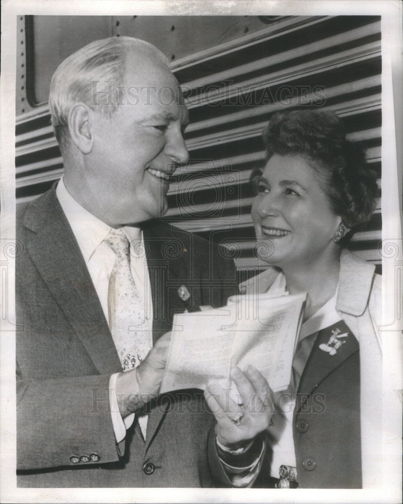 1961 Press Photo Pat O&#39;Brien And Wife Open Our Town At Evergreen Park - Historic Images