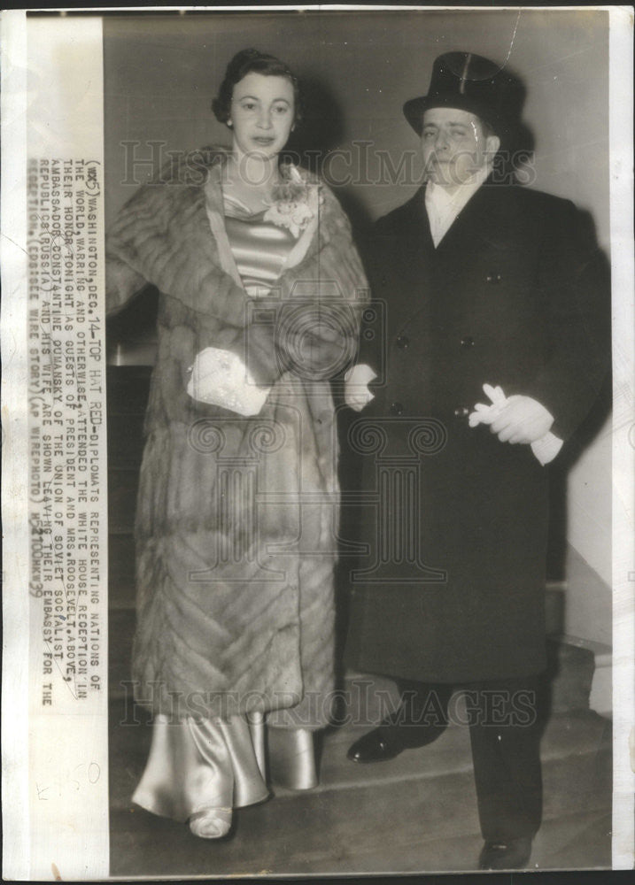 1939 Press Photo Ambassador Constantine Oumansky Russia Wife Embassy Reception - Historic Images