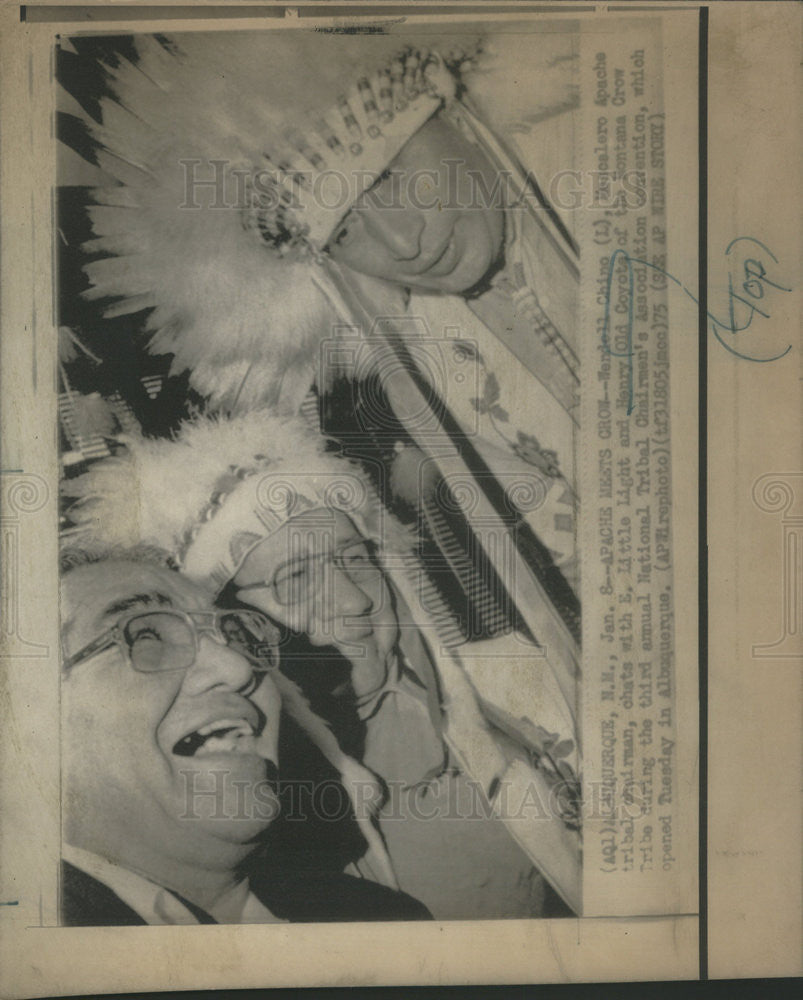 1975 Press Photo Henry Old Coyota Montana Crow Indian Tribe, Mendell Chino - Historic Images