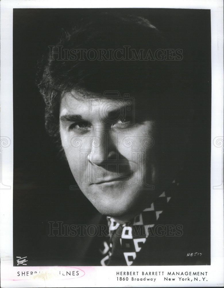 1977 Press Photo Copy Sherrill Milnes Smiling For the Camera - Historic Images