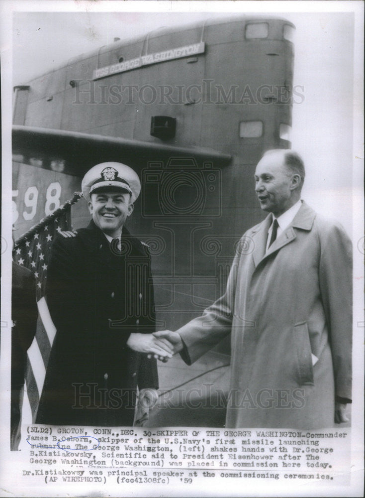 1960 Press Photo Capt James Osborn skipper of first missle launch sub - Historic Images