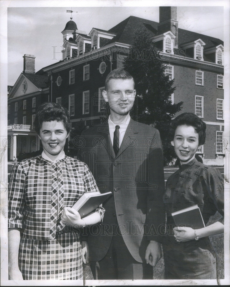 1961 Press Photo Top Scholars Katherine O&#39;Brien, Carol Ann Veandeberg, Roy Kotyn - Historic Images