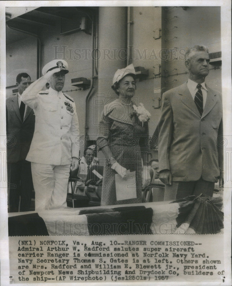 1957 Press Photo Adm Arthur Radford and wife with William E Blewett Jr - Historic Images