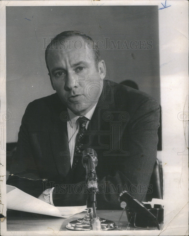 1968 Press Photo Illinois Congressman Tom Railsback Testifies On Witness Stand - Historic Images