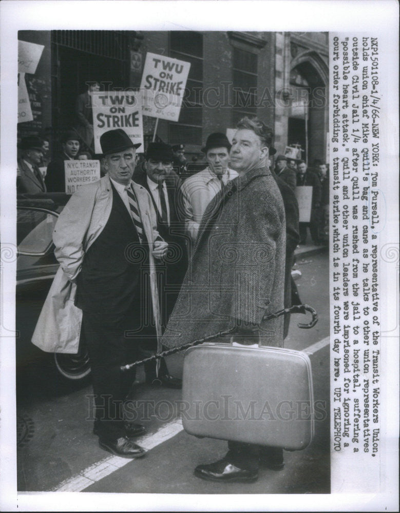 1966 Press Photo Tom Pursell rep of Transit Workers Union - Historic Images