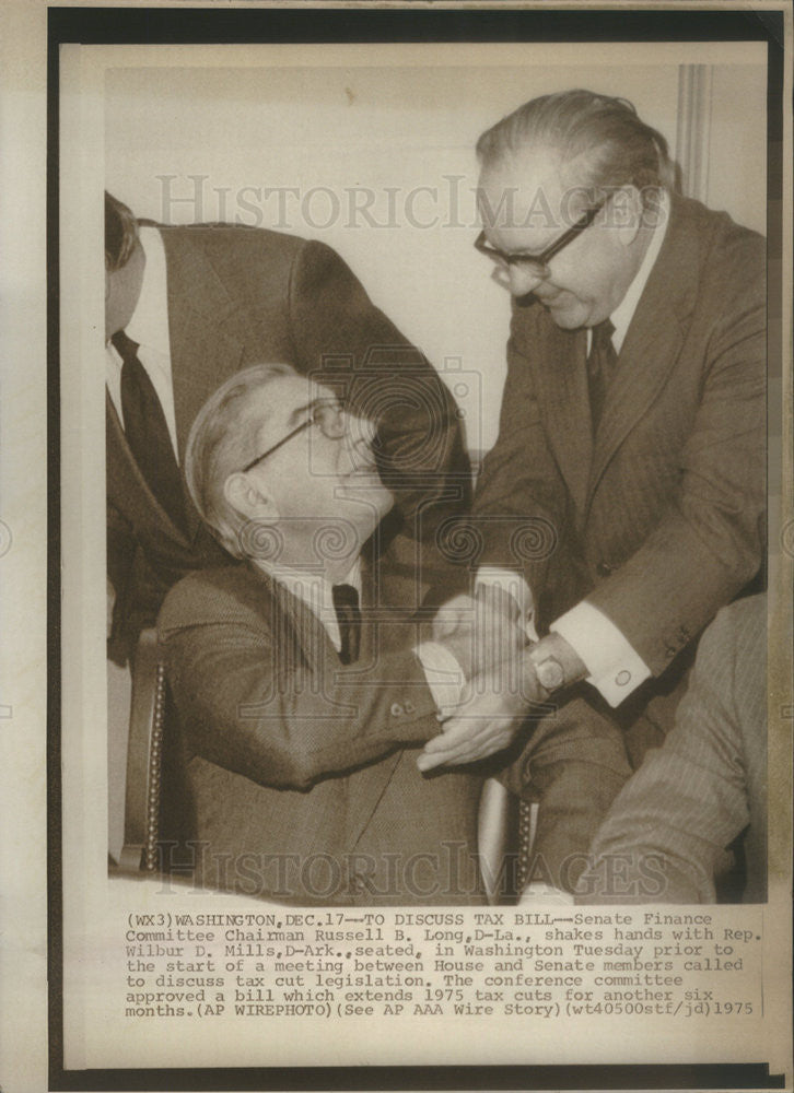 1975 Press Photo Russell Long (D-LA), Rep Mills (D-AR) Discussing Legislation - Historic Images