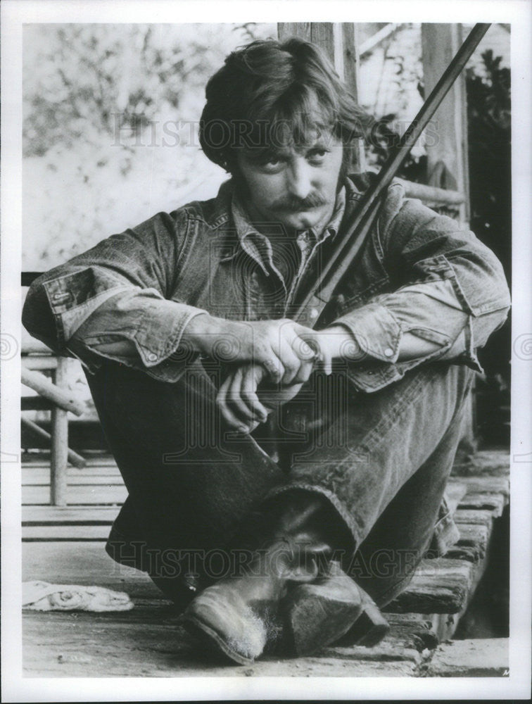 1975 Press Photo Jim Mitchum Stars In Moonrunners - Historic Images