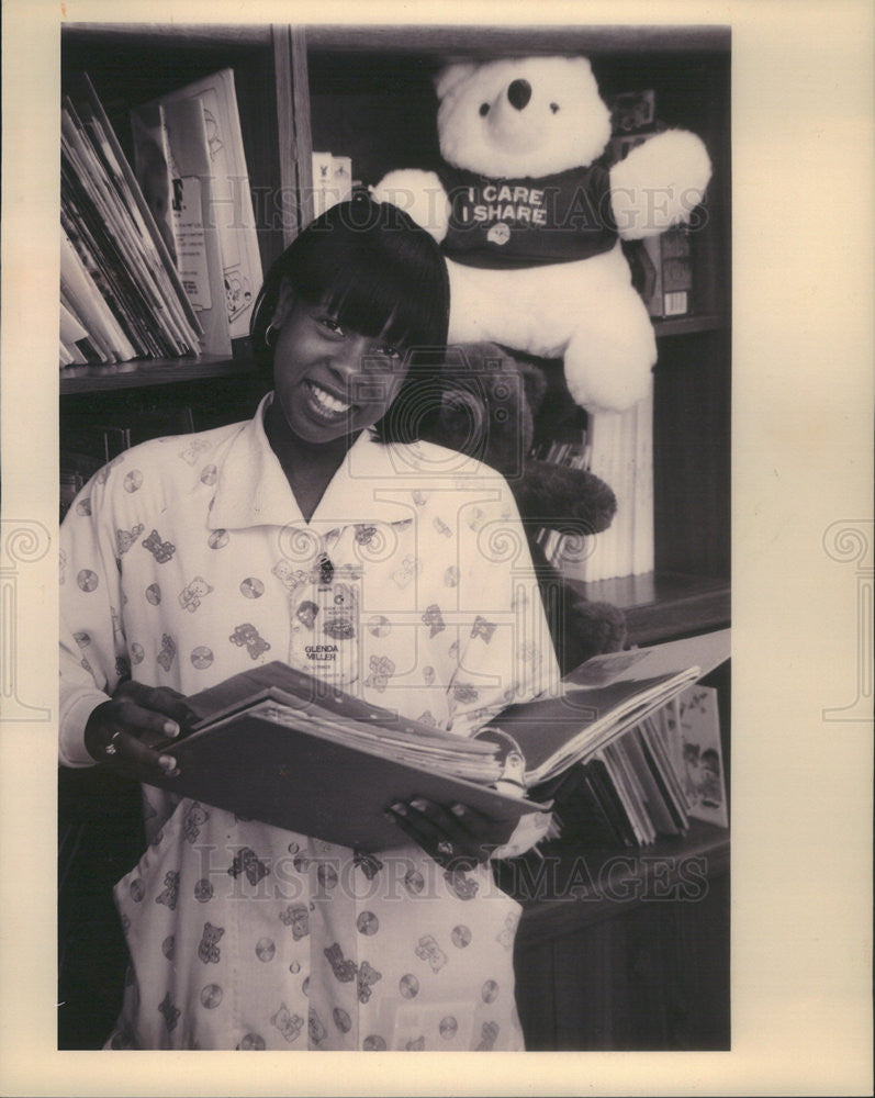 1994 Press Photo Glenda Miller Smith, Child life therapist - Historic Images