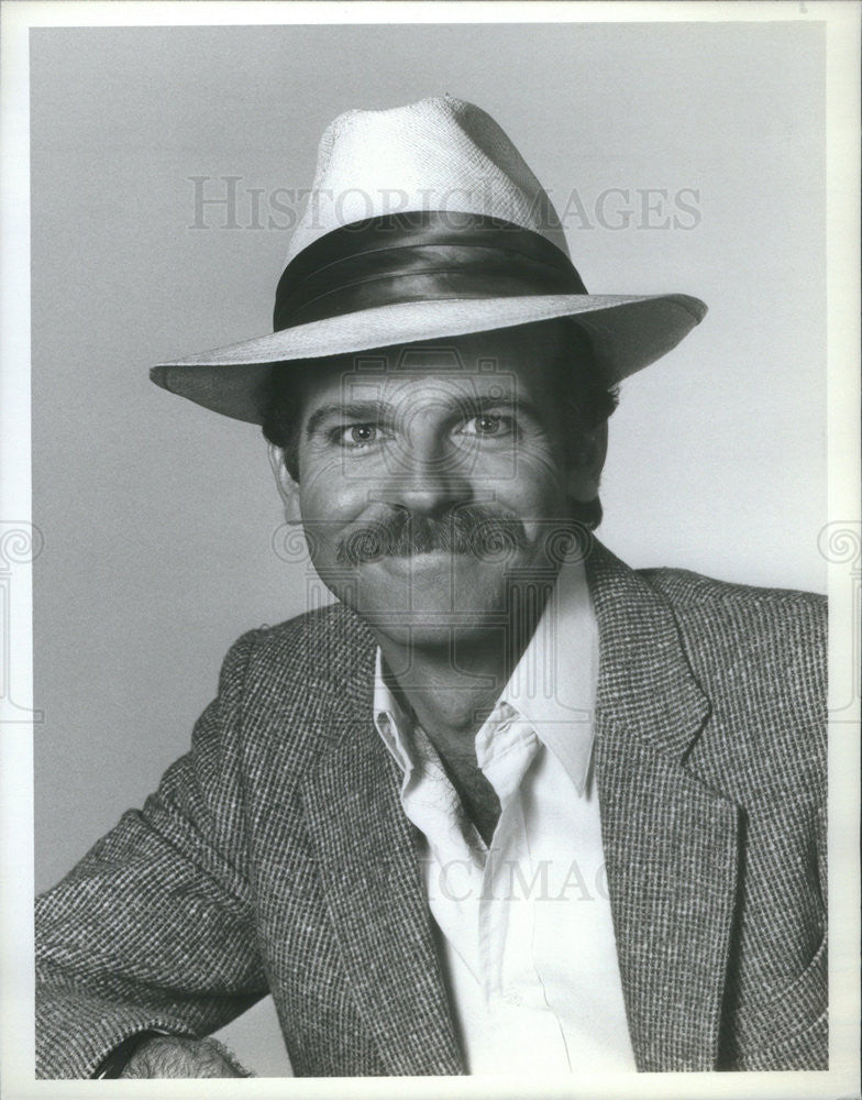 1982 Press Photo Kerry Millerick, Roving Reporter &quot;Real People&quot; - Historic Images