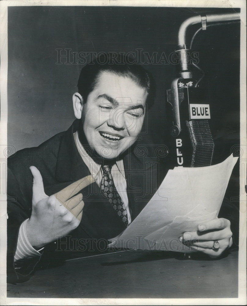 1945 Press Photo Actor And Announcer Marvin Miller On The &quot;Storyteller&quot; Show - Historic Images