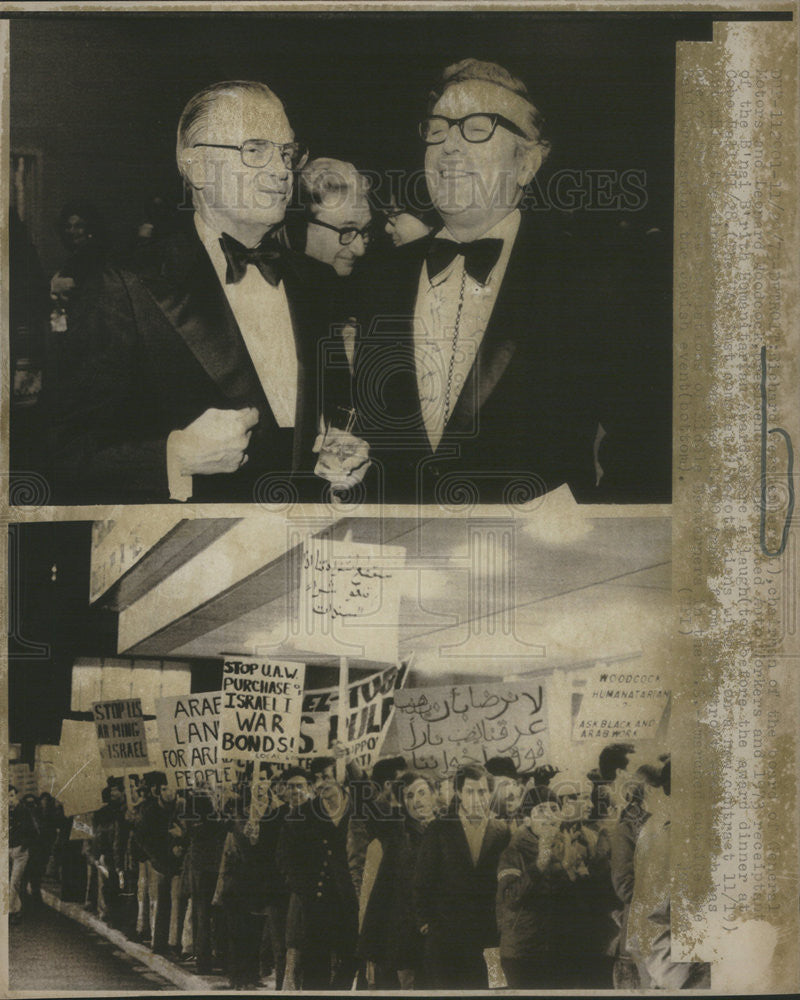 Press Photo Protestors Oppose Israel Selling War Bonds - Historic Images