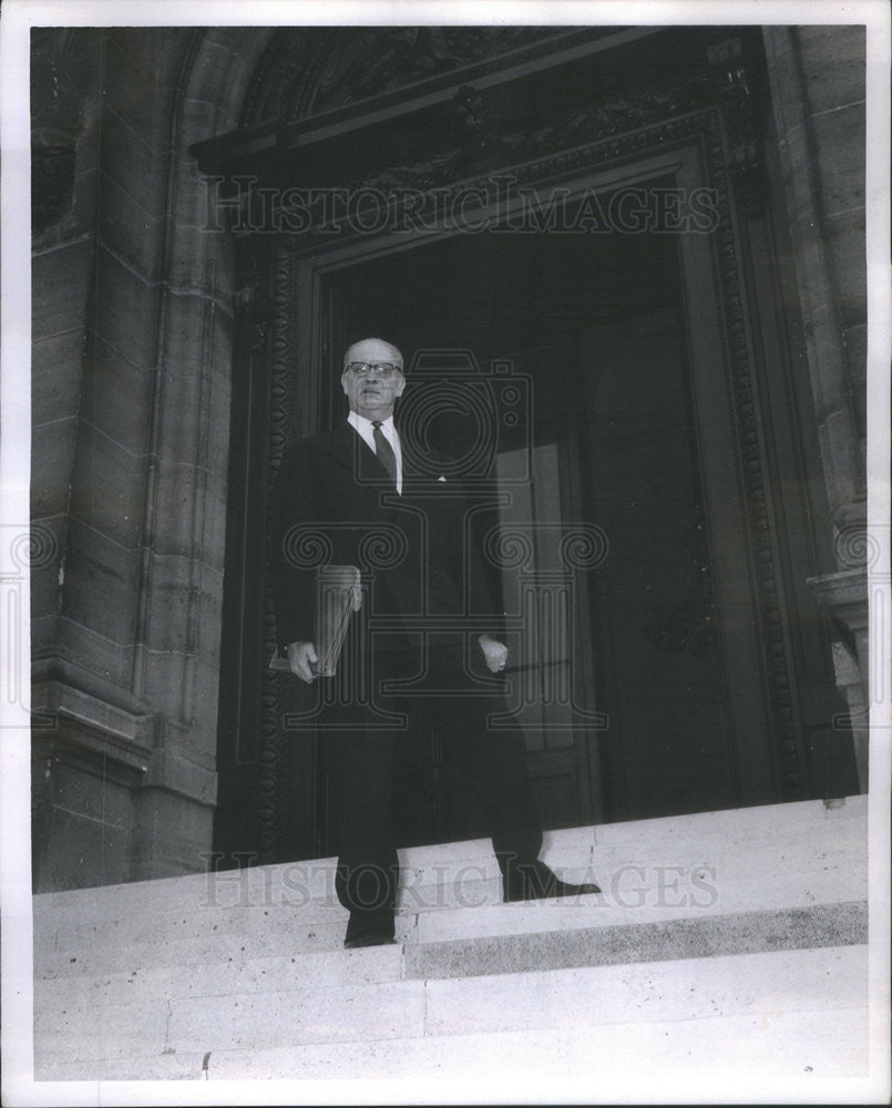 1961 Press Photo Paul Ghali War Correspondent Chicago Daily News Foreign Service - Historic Images