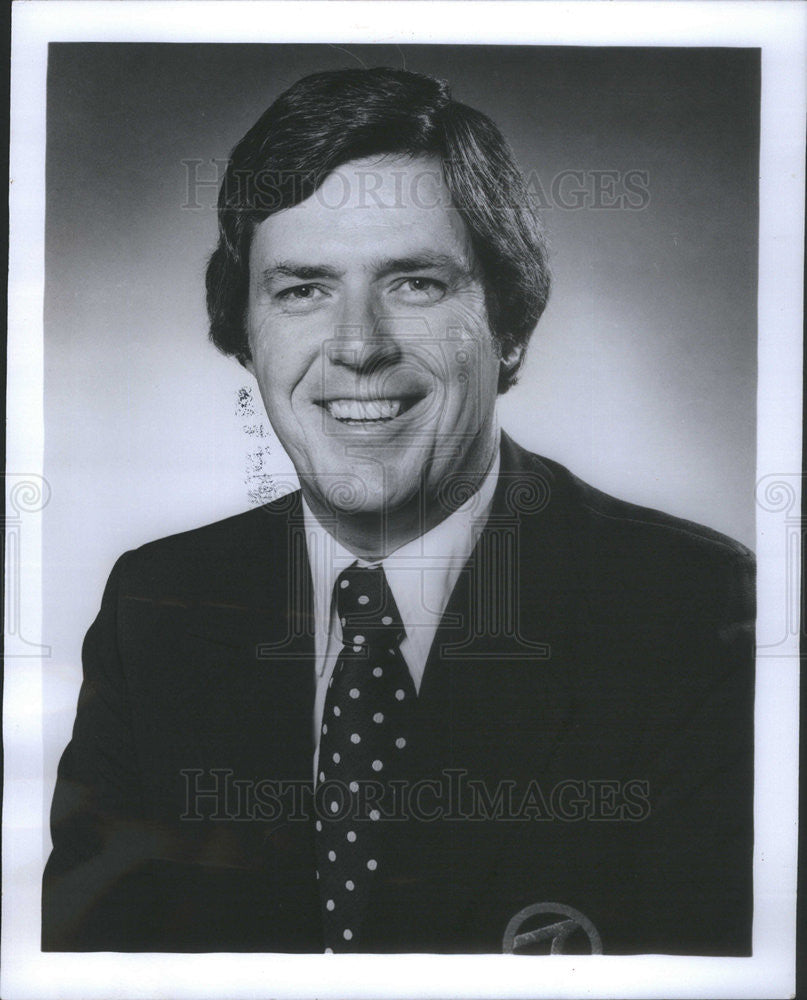 1976 Press Photo Jim Gibbons Channel 7 Eyewitness News Editor Newscaster - Historic Images