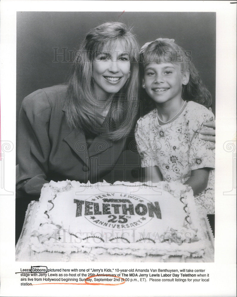 Press Photo Leeza Gibbons Pictured with Jerry&#39;s Kids - Historic Images