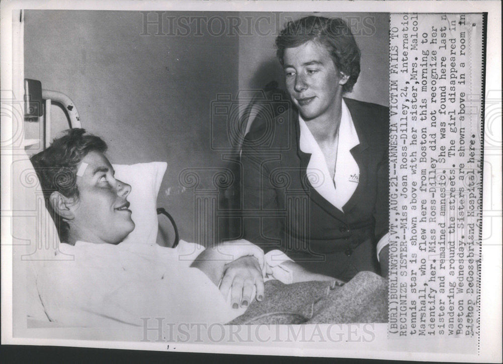 1954 Press Photo Joan ross-dilley tennis star with sister - Historic Images