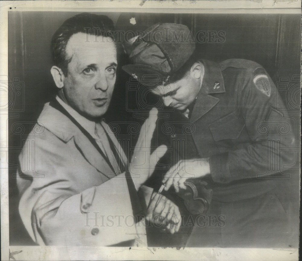 1952 Press Photo Michael R Rothkrug Held In Berlin Secret Document Case - Historic Images