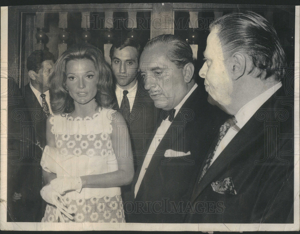 1967 Press Photo Lee Bouvier &amp; Her Husband Prince Stanlislaux Radziwill At Party - Historic Images