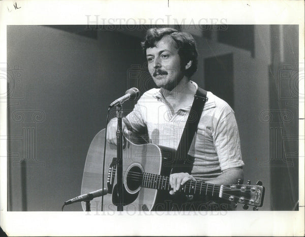 1977 Press Photo Songs and Skits Performed by Larry Rand Musician ...