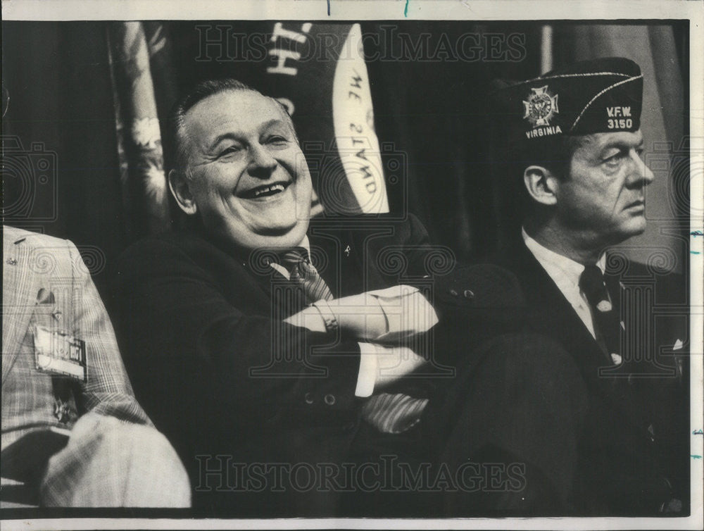 1974 Press Photo Veterans Administrator Richard L. Roudebush Conrad Hilton Hotel - Historic Images