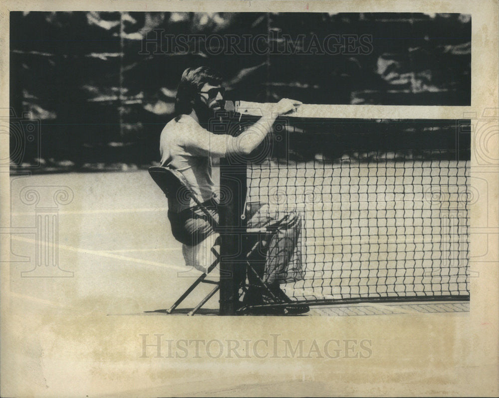 1980 Press Photo John Sternbach Denver Calling Tennis McGovern Award Official - Historic Images