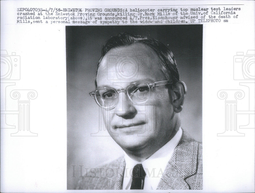 1958 Press Photo Helicopter Carrying top Nuclear test Leader Dr. Mark Mill - Historic Images