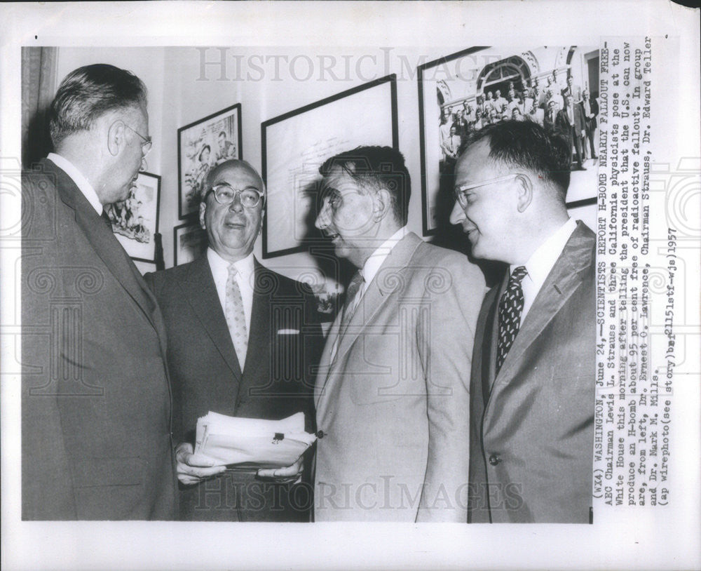 1957 Press Photo AEC Chairman Lewis L. Straucs and Three California Physicists - Historic Images