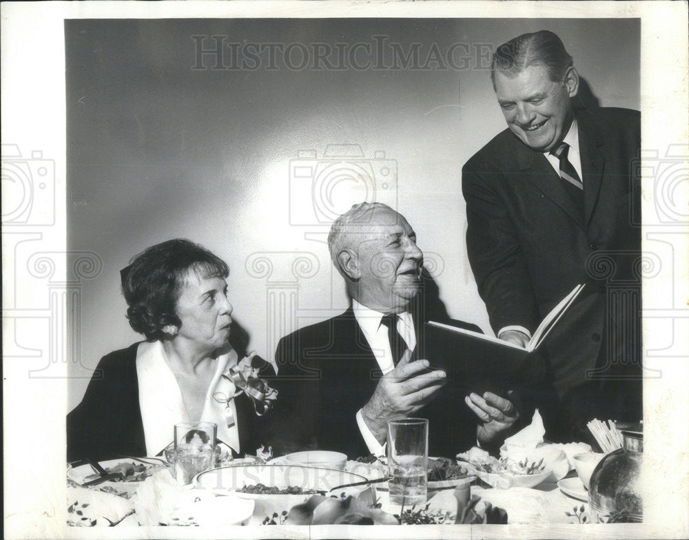 1965 Press Photo Mr &amp; Mrs Charles Ogden With Judge Edward Finnegan - Historic Images