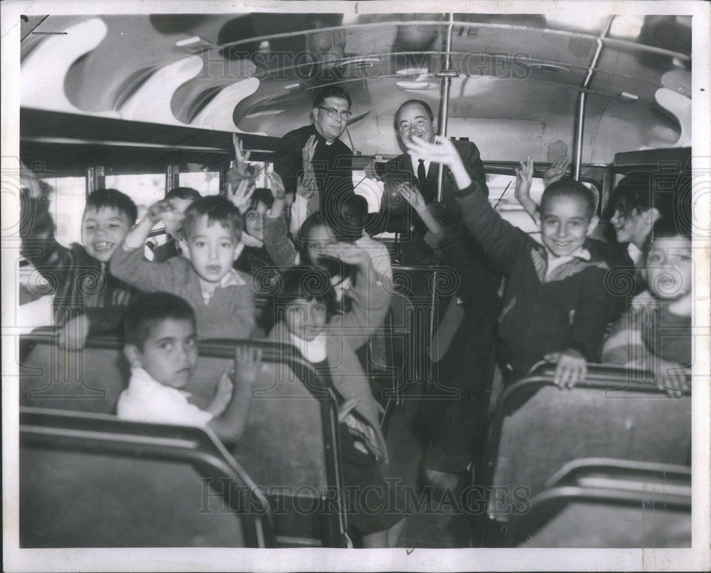 1962 Press Photo Rev Stephen O&#39;Donnell with new bus - Historic Images