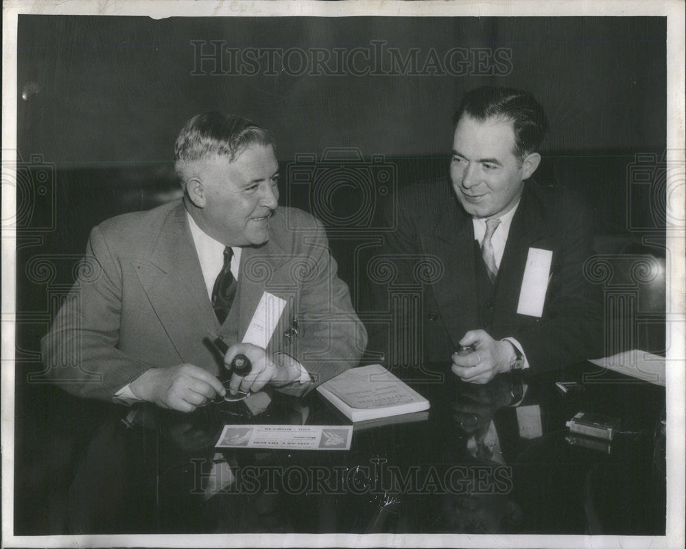 1941 Press Photo Thomas O&#39;Grady James Leonard Elevator Men Union Recount Votes - Historic Images