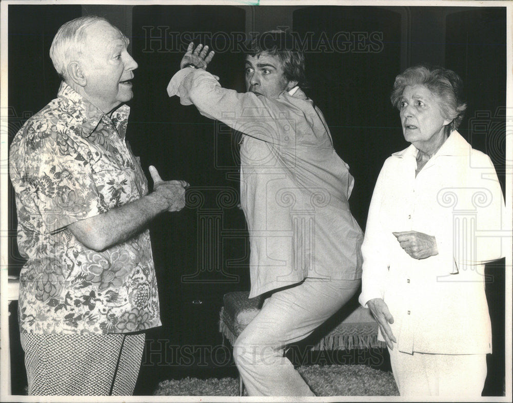 1976 Press Photo Actor Pat O&#39;Brien Wife Eloise David Hull &quot;Hotline to Heaven&quot; - Historic Images