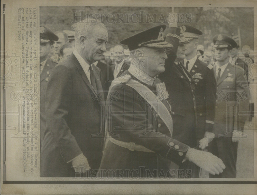 1968 Press Photo King Olav V of Norway and President Johnson at the White House - Historic Images