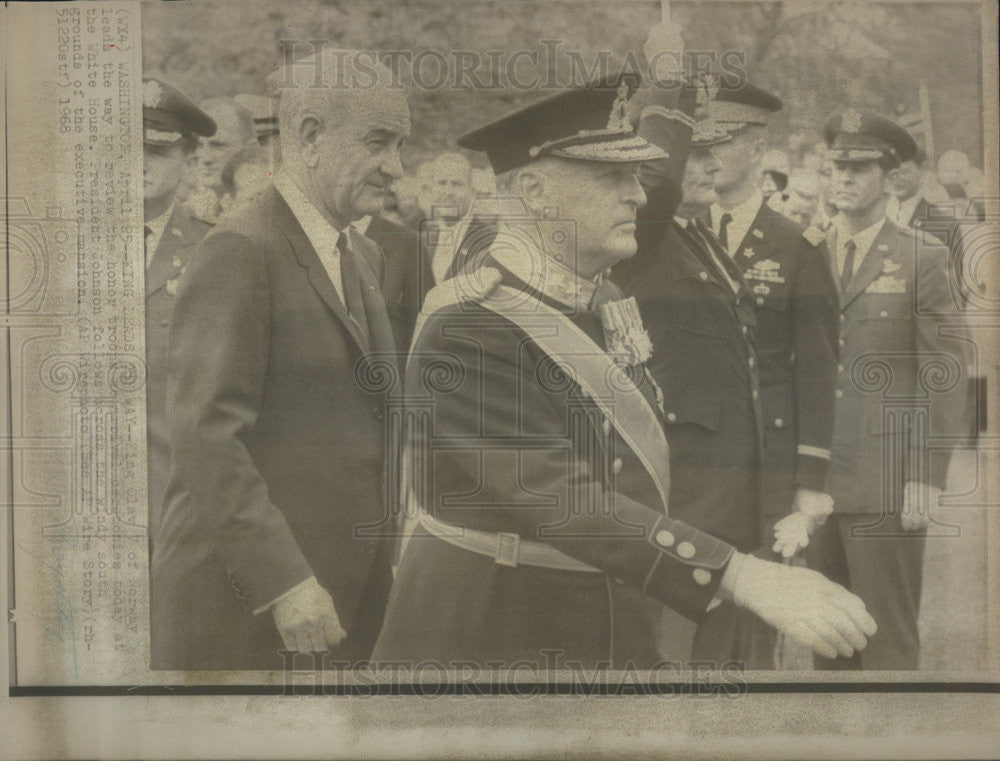 1968 Press Photo King Olav V Norway White House President Johnson Washington - Historic Images