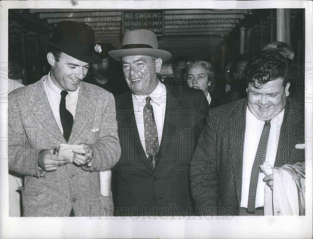 1956 Press Photo US Amb to Mexico William O&#39;Dwyer chats with reporter at airport - Historic Images