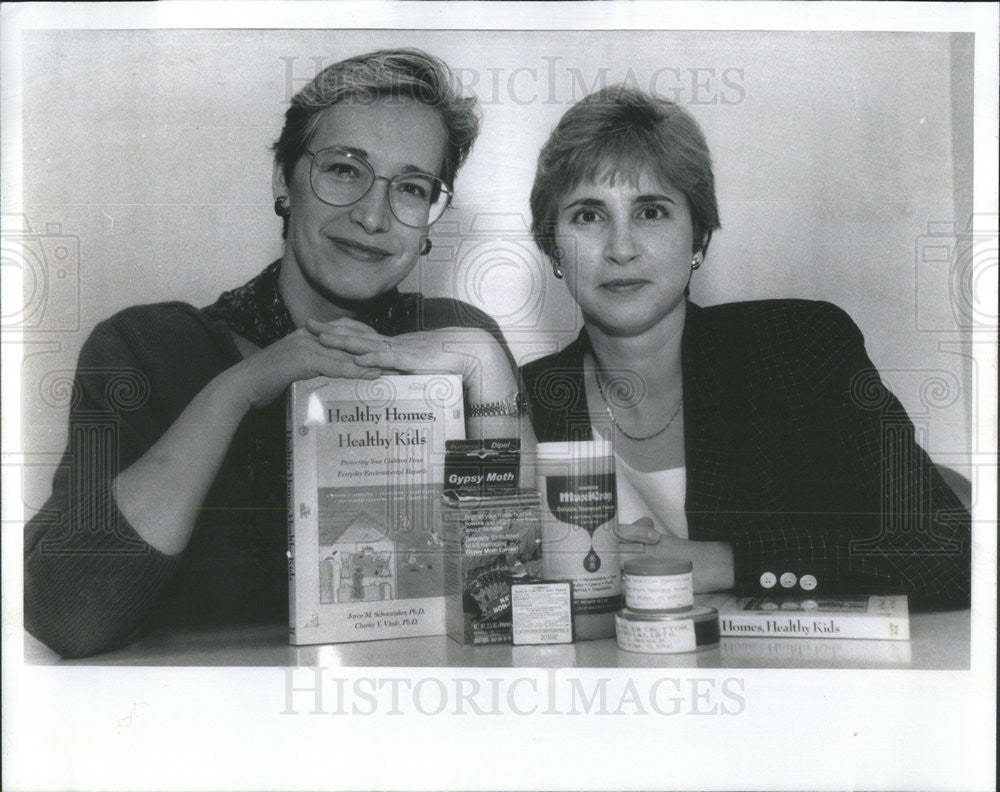 1991 Press Photo Joyce Schoemaker Charity Vitale Author Healthy Home Kids - Historic Images