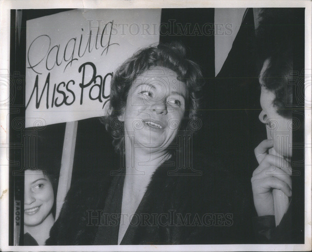 1960 Press Photo Geraldine Page Arriving at La Salle St Station - Historic Images