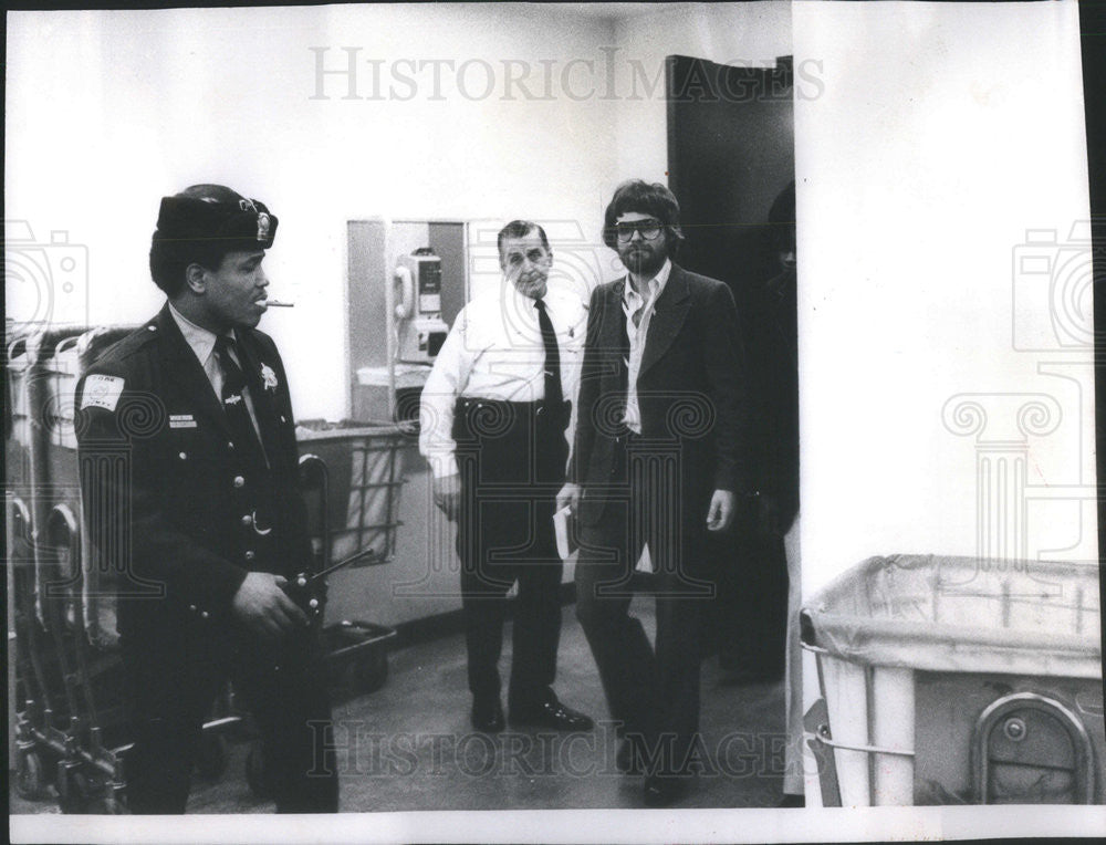 1976 Press Photo Mark Osborn AKA Michael Walton Posed Psychologist Sentenced - Historic Images