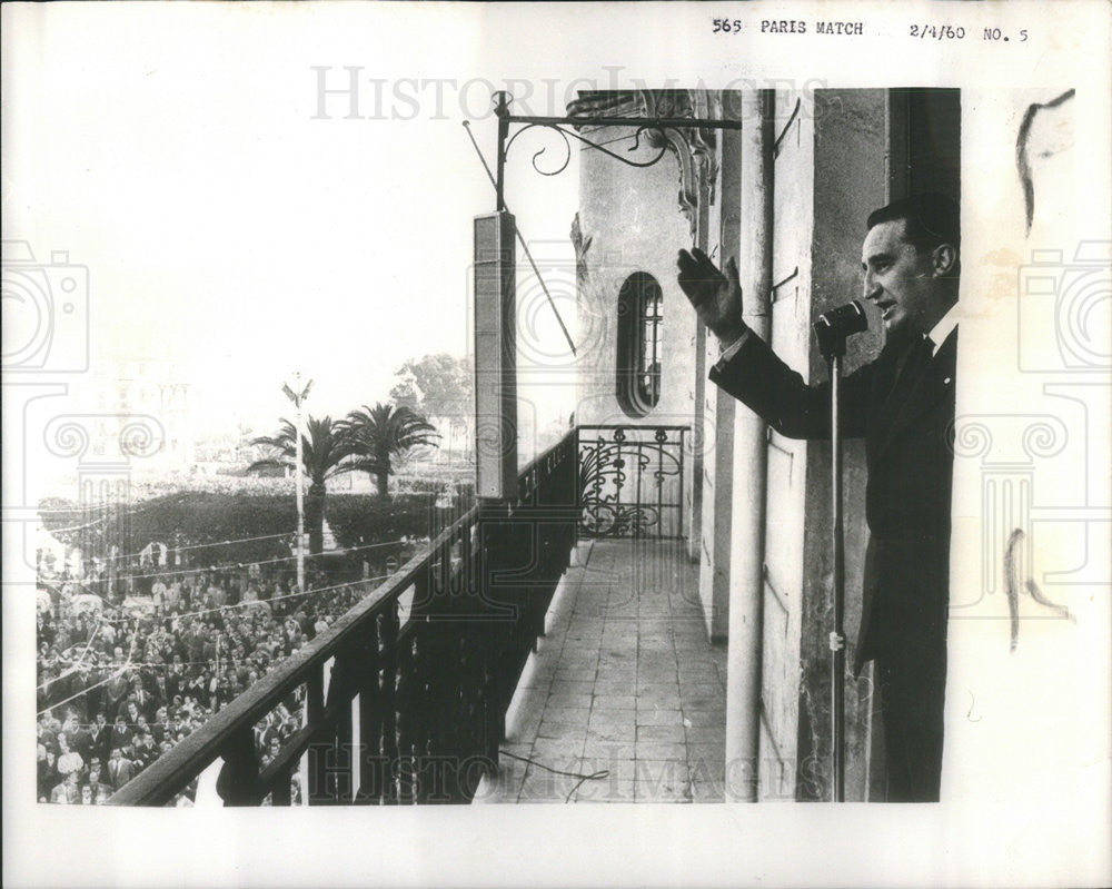 1960 Press Photo of Joseph Ortiz speaking to crowd at Comagnie Algrienne - Historic Images