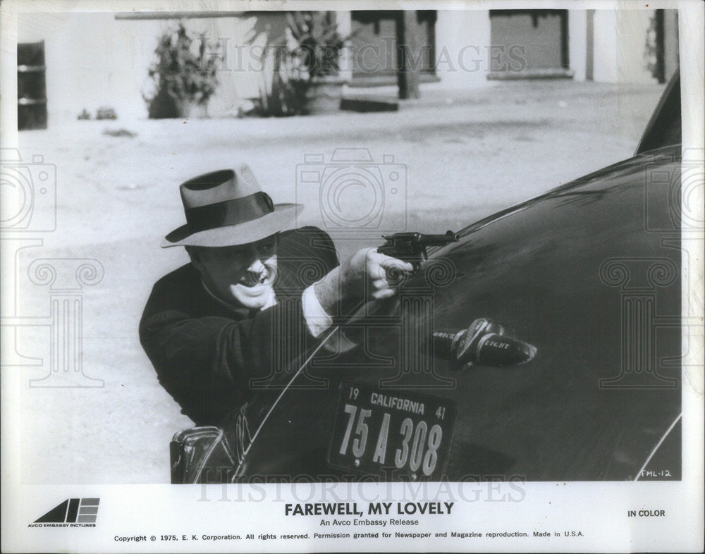 1975 Press Photo Robert Mitchum &quot;Farewell, My Lovely&quot; - Historic Images