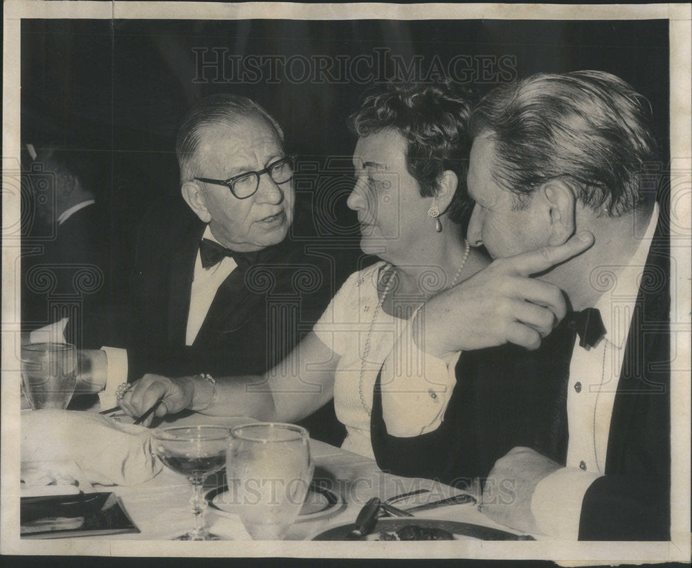 1968 Press Photo Sec of State Paul Powell, Mrs Richard Daley &amp; Governor Shapiro - Historic Images