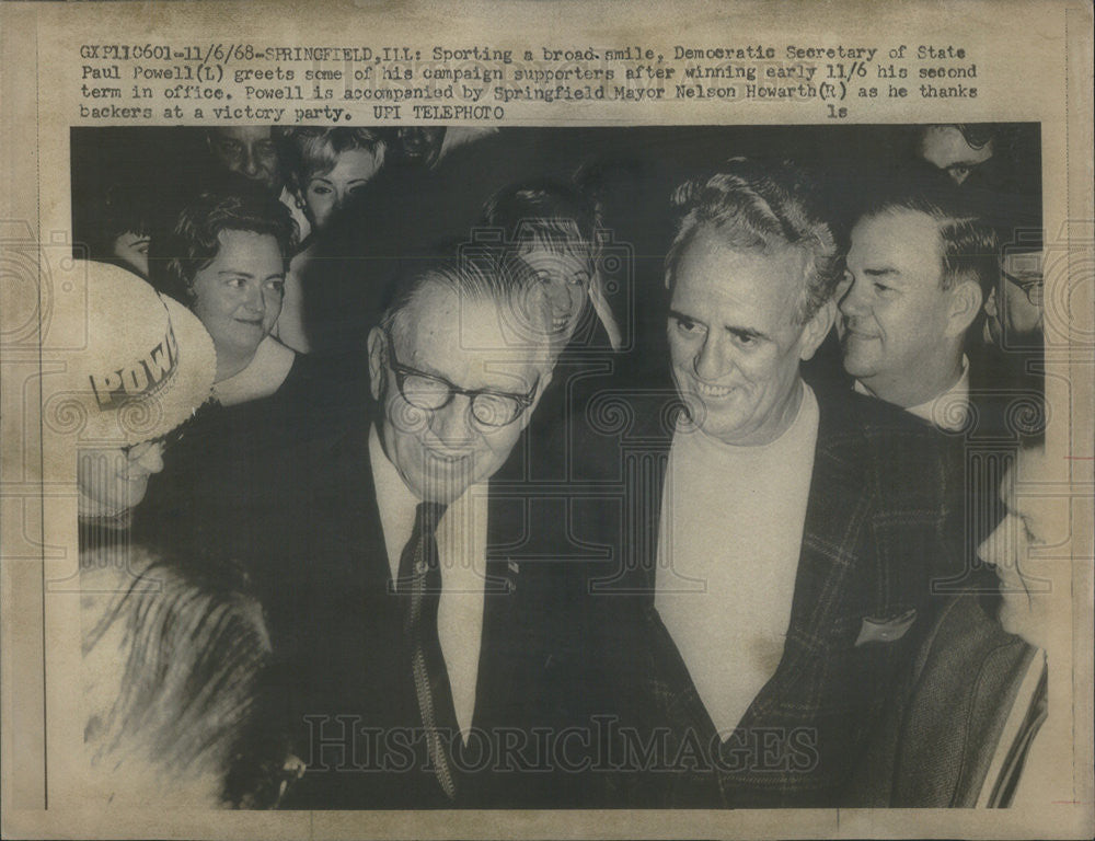 1968 Press Photo Dem Sec of State Paul Powell with Campaign Supporters - Historic Images