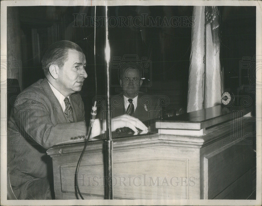 1949 Press Photo Speaker Paul Powell Lee Doughterty Illinois General Assembly - Historic Images