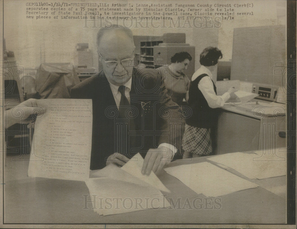 1971 Press Photo Arthur Lehne Asst County clerk Statement made  Nicholas Ciaccio - Historic Images