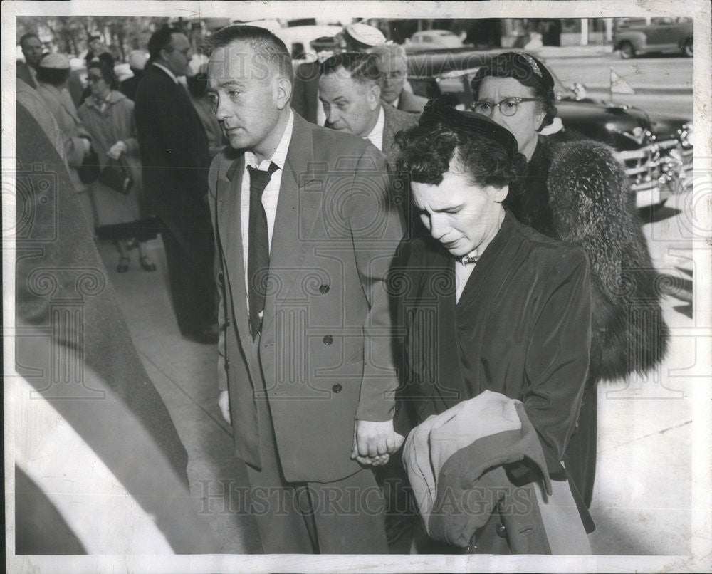 1956 Press Photo Leo Eausch Jr Funeral St. Benedict&#39;s Church Leavitt &amp; Irving - Historic Images