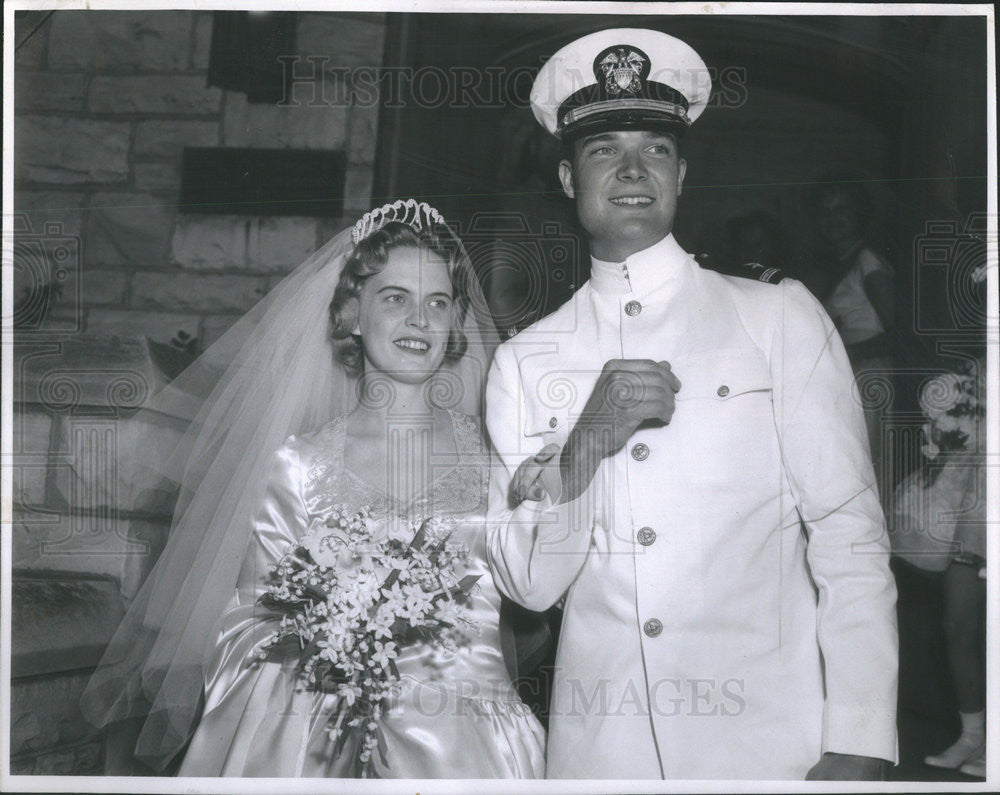 1961 Press Photo Ensign Leland Miller Nancy Ann O&#39;Boyle Wedding - Historic Images